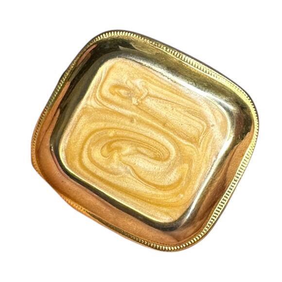 Gold Tone And Cream Pierced Earrings Square Costume Jewelry - Picture 4 of 5